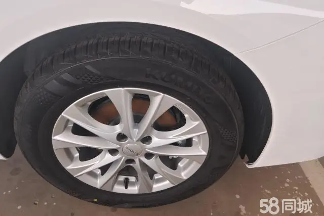 Roewe i5 2025 #6 Roewe i5 2025 car image #6