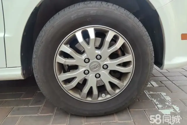 BYD e6 2015 car image #6