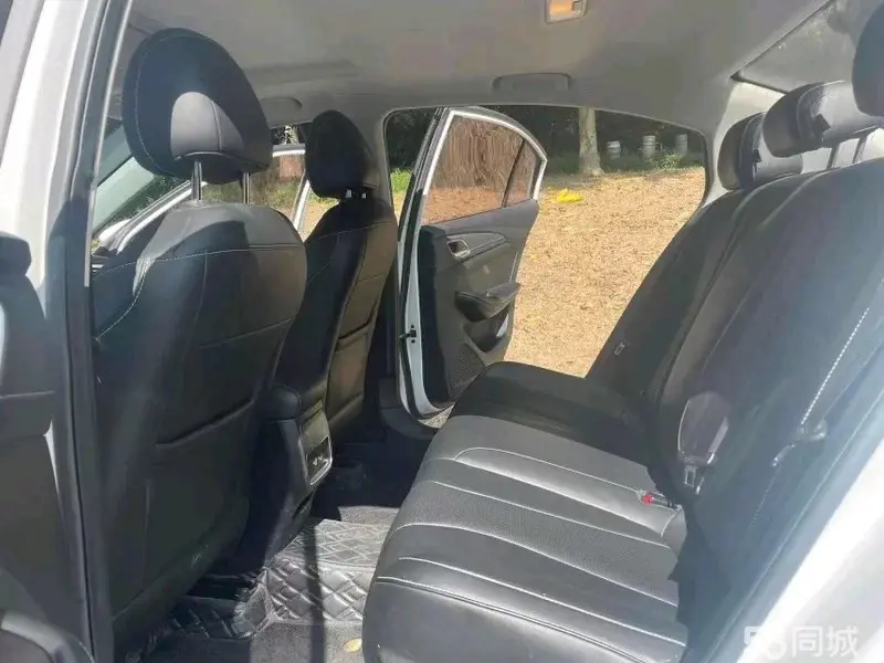 Roewe i5 2019 car image #6