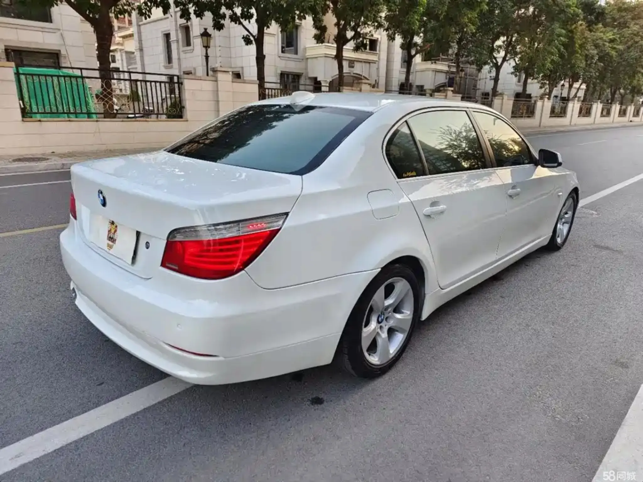 BMW 5 Series 2010 #6 BMW 5 Series 2010 car image #6