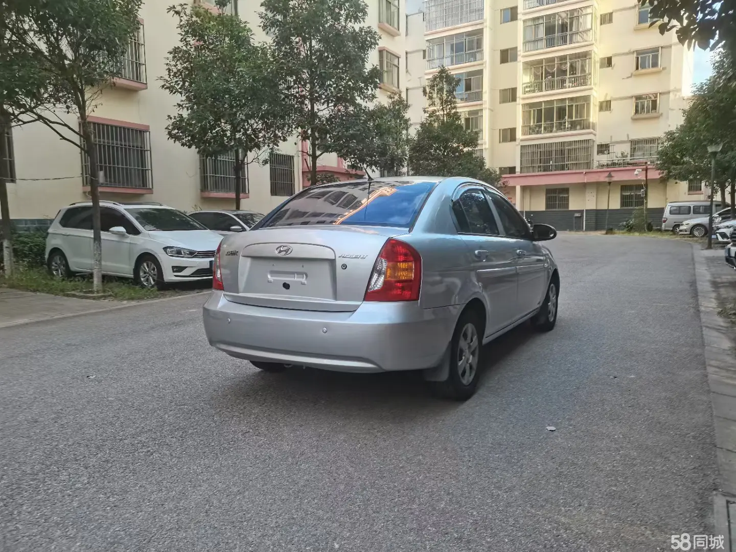 Hyundai Accent 2009 immagine di auto #6