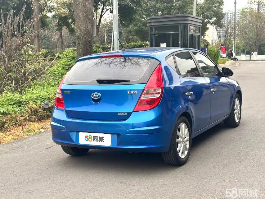 Hyundai i30 2010 car image #6