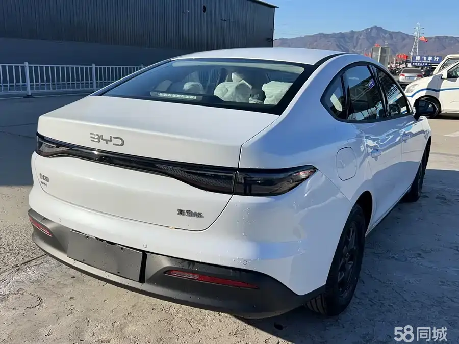 BYD Seal 05 DM-i 2025 car image #6