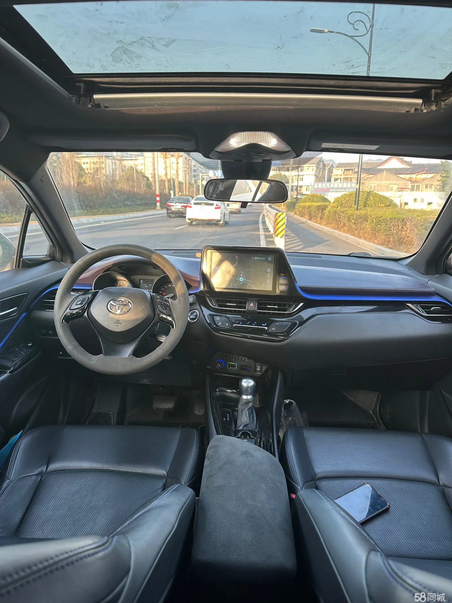 Toyota C-HR 2020 car image #6