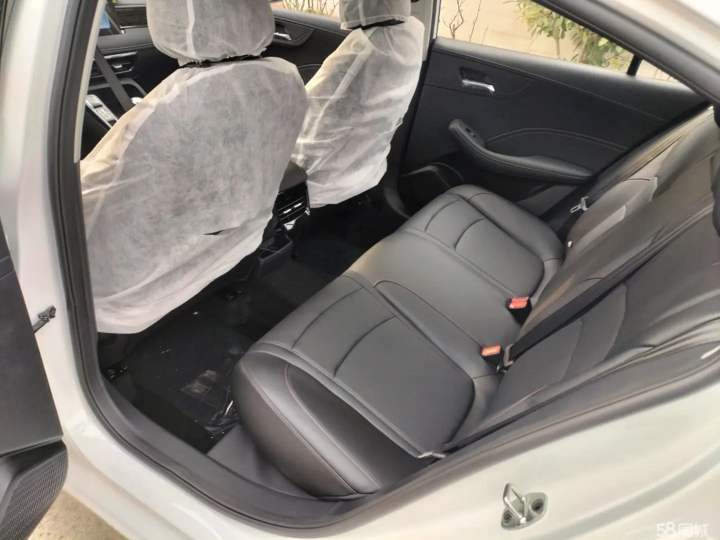 Roewe i5 2025 #6 Roewe i5 2025 car image #6