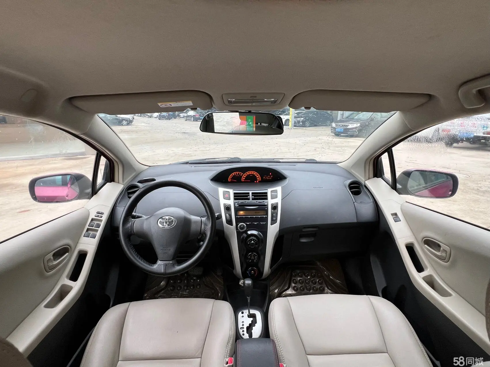 Toyota Yaris 2012 изображение автомобиля #6