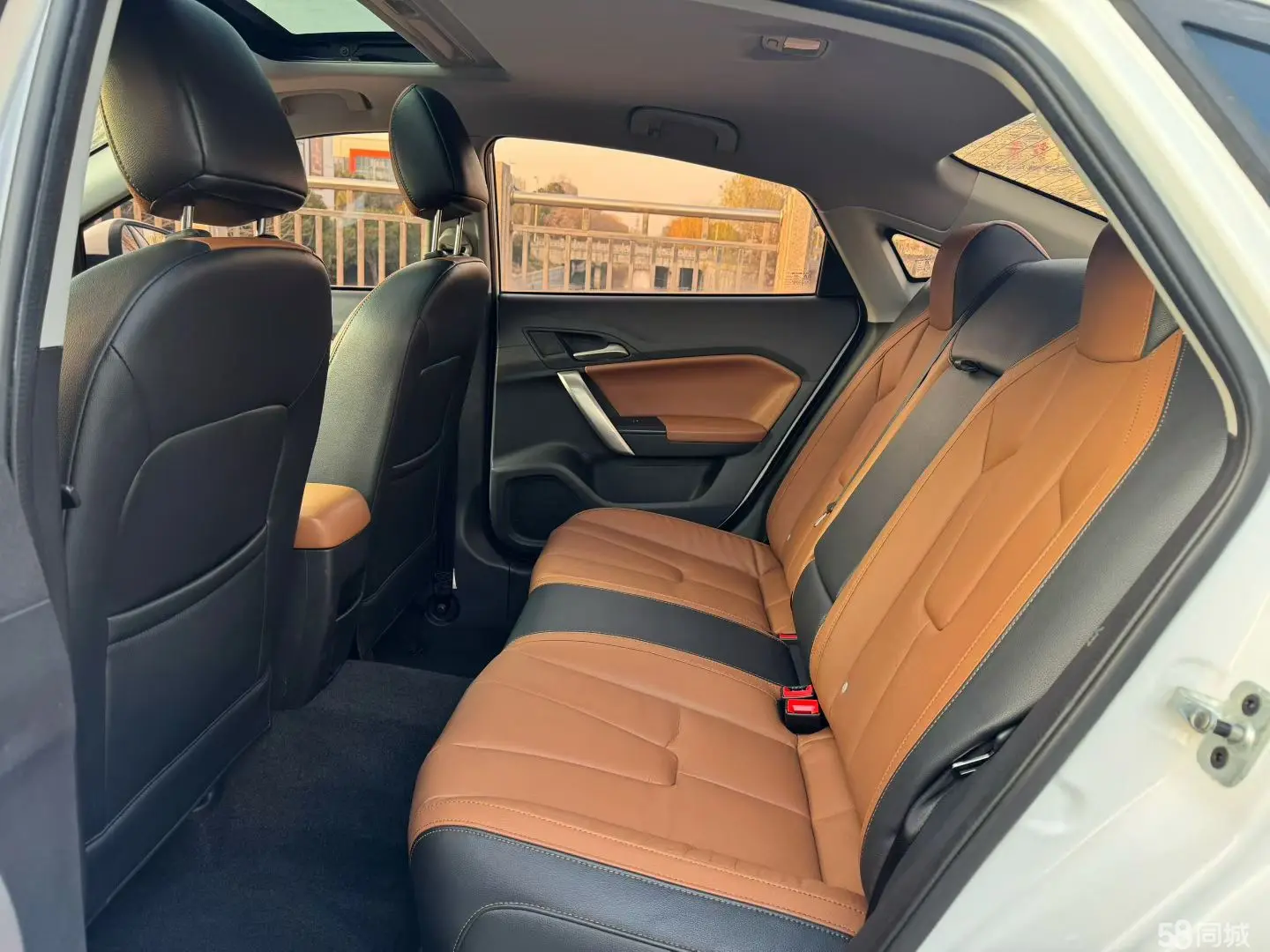 MG GT 2017 car image #6