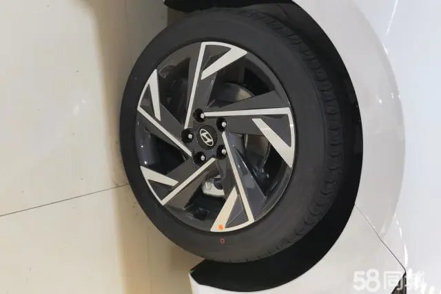 Hyundai Elantra 2025 car image #6
