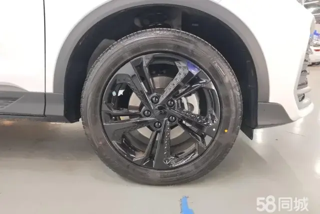 GEELY Coolray 2025 صورة سيارة #6