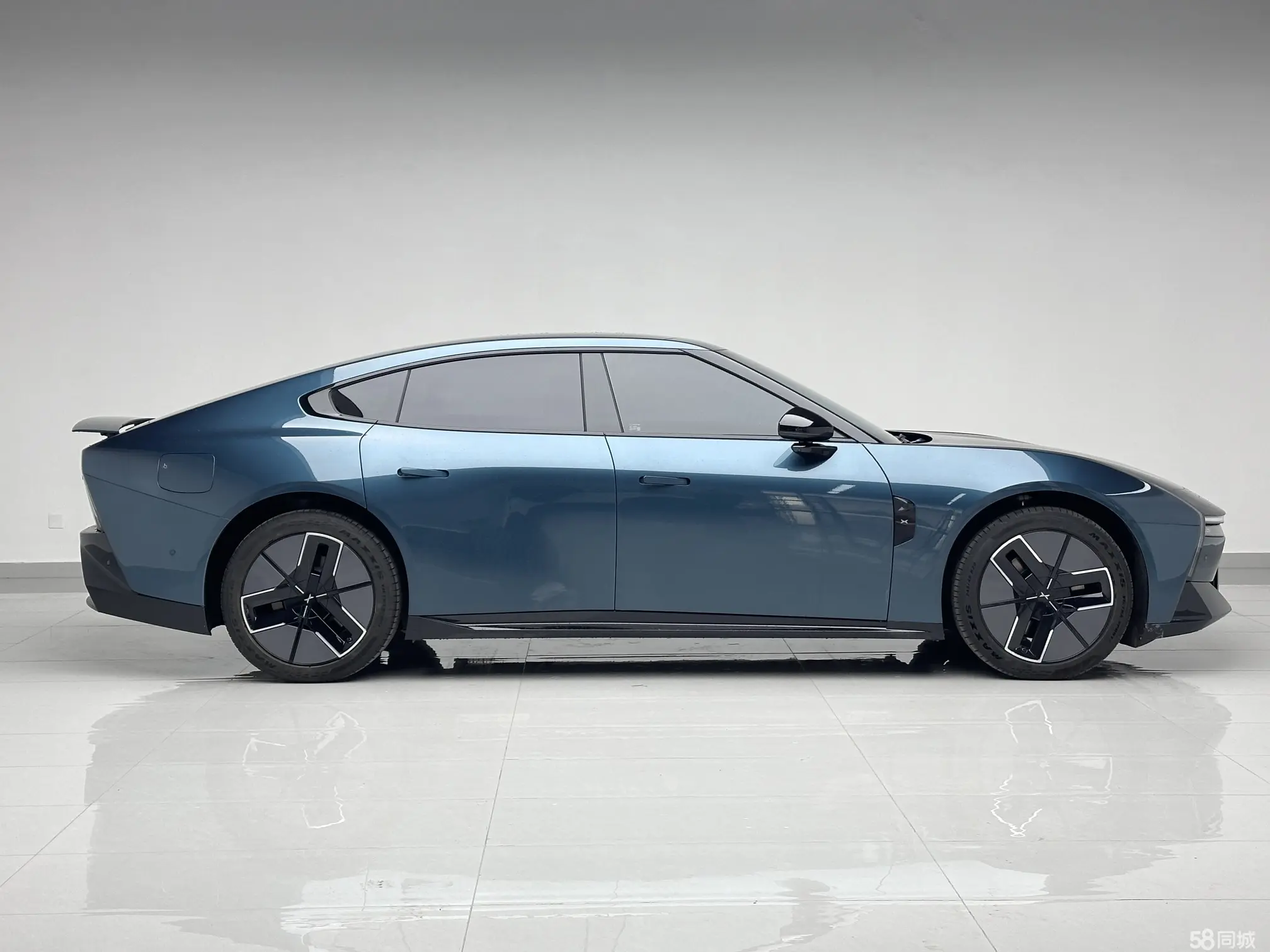 Xpeng P7 2025 изображение автомобиля #6