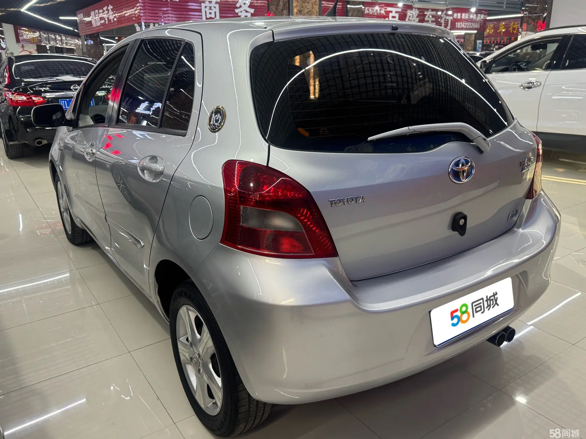 Toyota Yaris 2012 изображение автомобиля #6