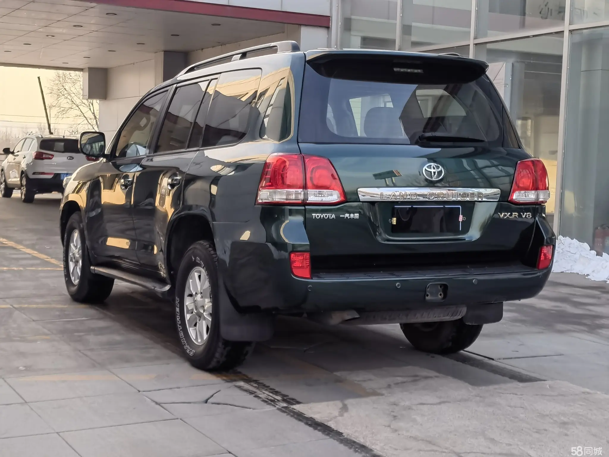 Toyota Land Cruiser 2010 car image #6