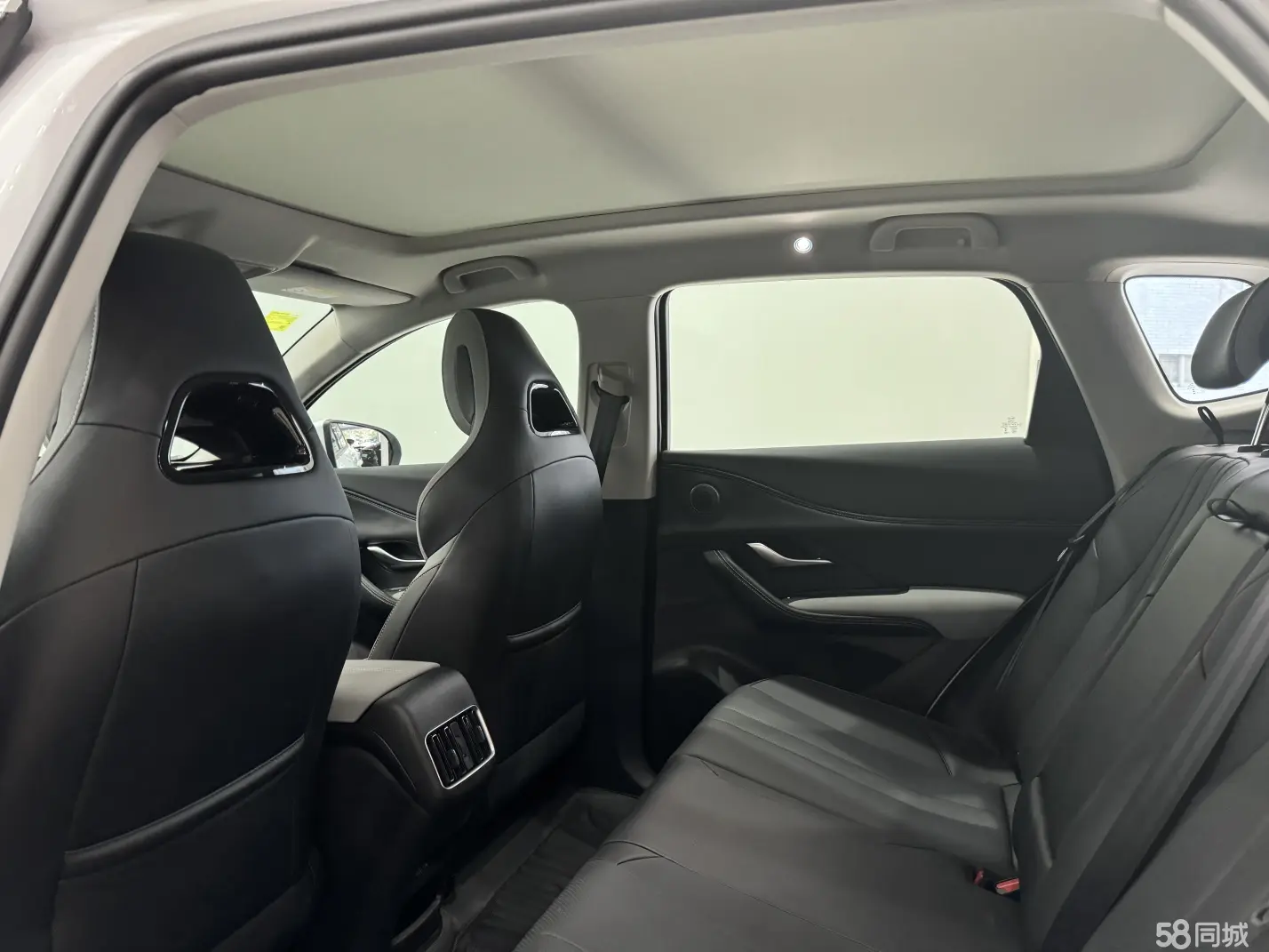 BYD Sea Lion 05 DM-i 2025 car image #6