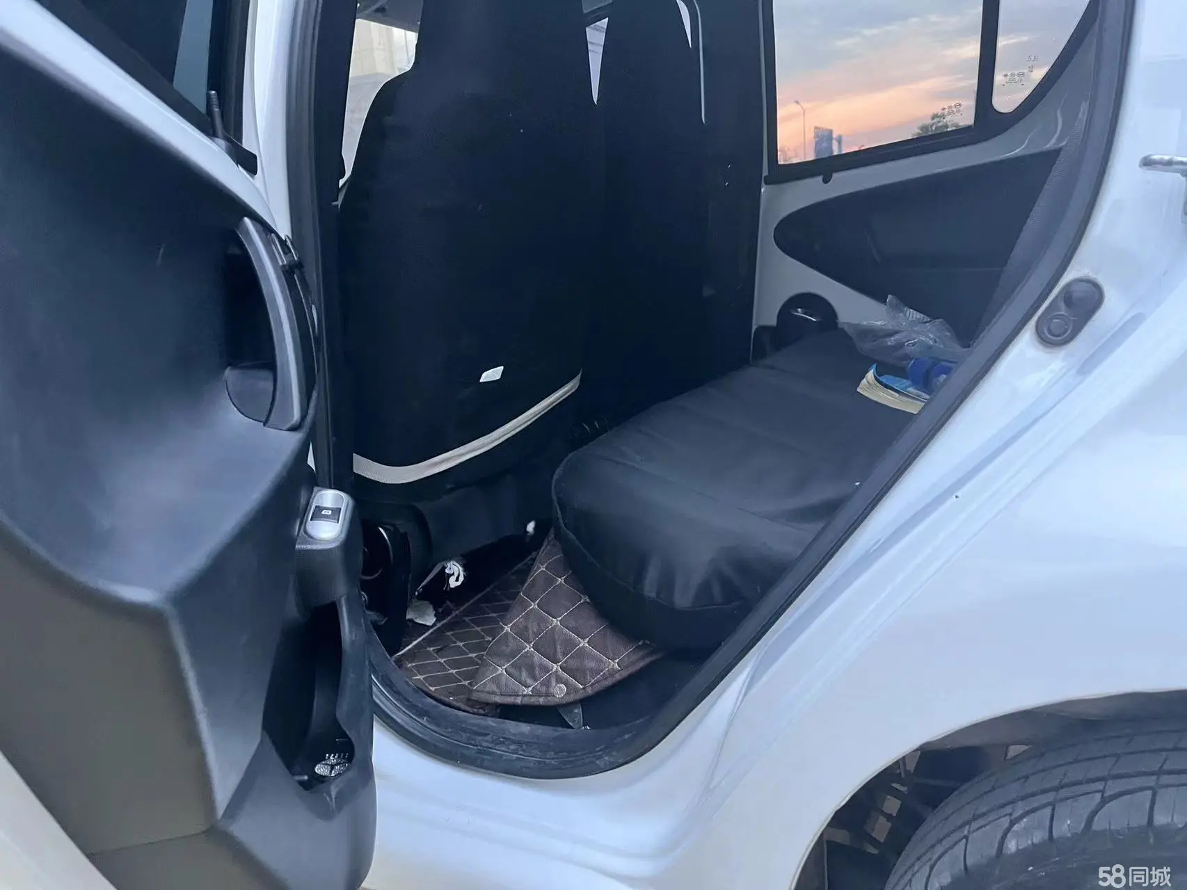 BYD e1 2020 car image #6