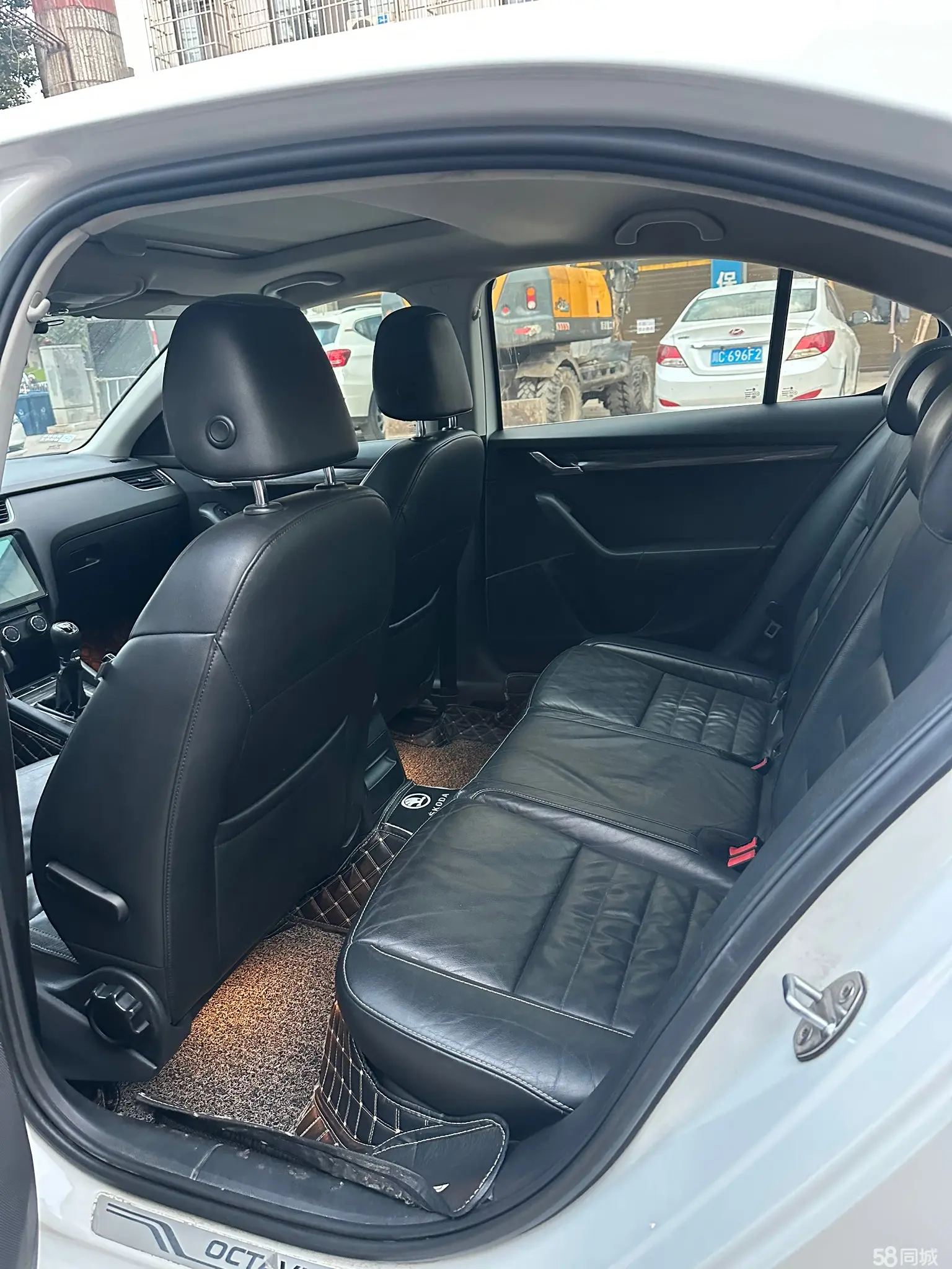 Skoda Octavia 2016 car image #6