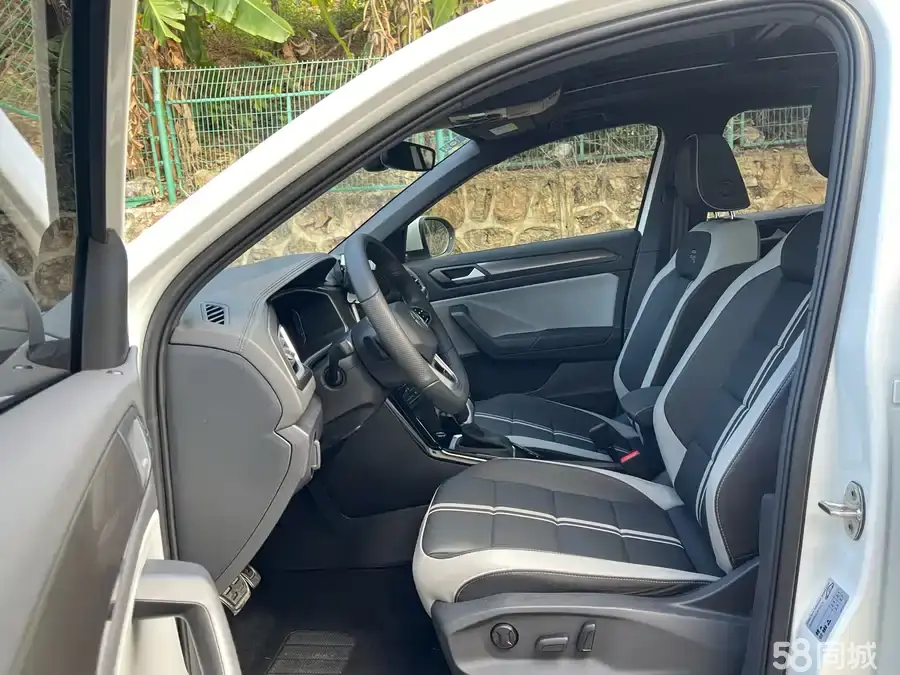 Volkswagen T-Roc 2022 immagine di auto #6