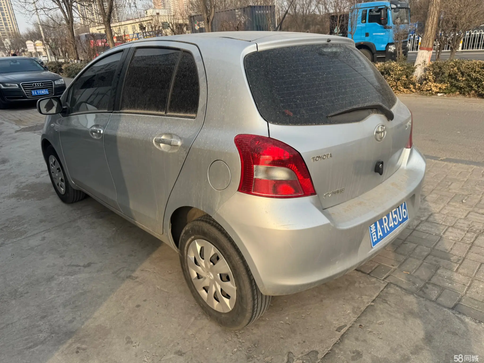 Toyota Yaris 2013 car image #6