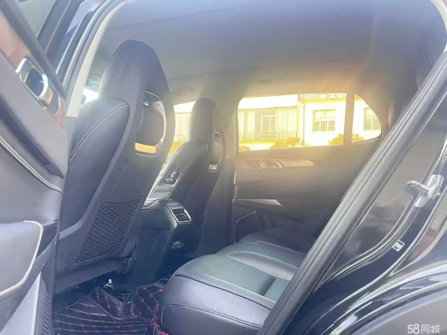 Lynk & Co 01 2019 #6 Lynk & Co 01 2019 car image #6