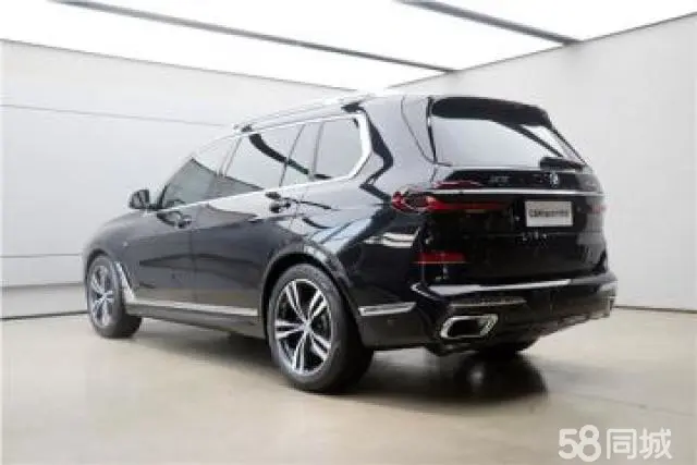 BMW X7 2024 car image #6