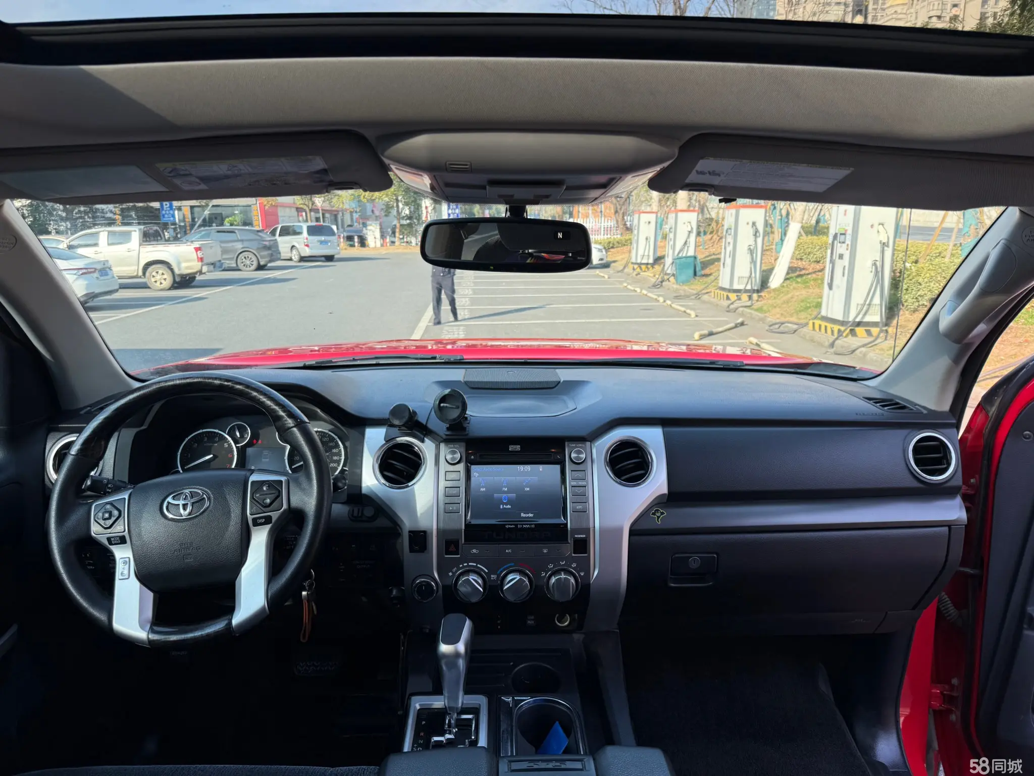 Toyota Tundra 2016 immagine di auto #6