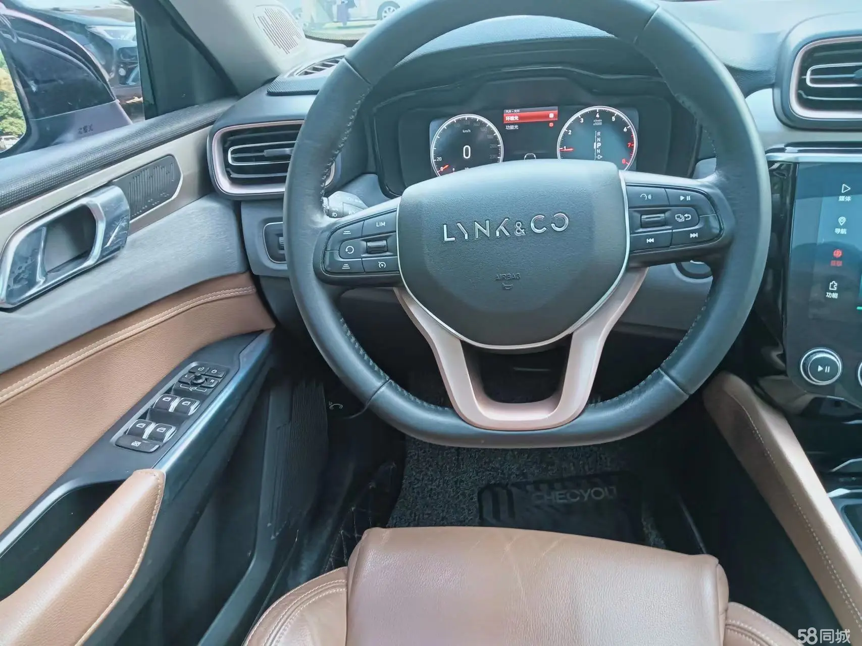 Lynk & Co 03 2019 #6 Lynk & Co 03 2019 car image #6