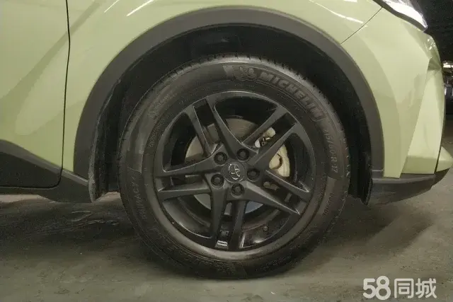 Toyota C-HR 2022 car image #6