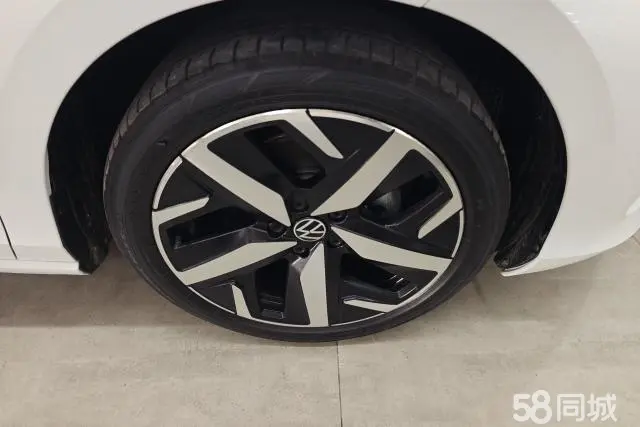 Volkswagen Lamando 2024 immagine di auto #6