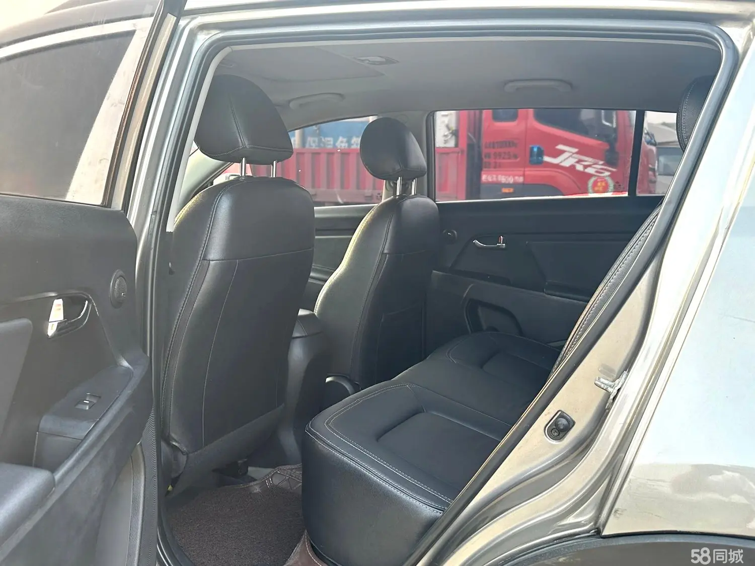 Kia Sportage R 2011 car image #6