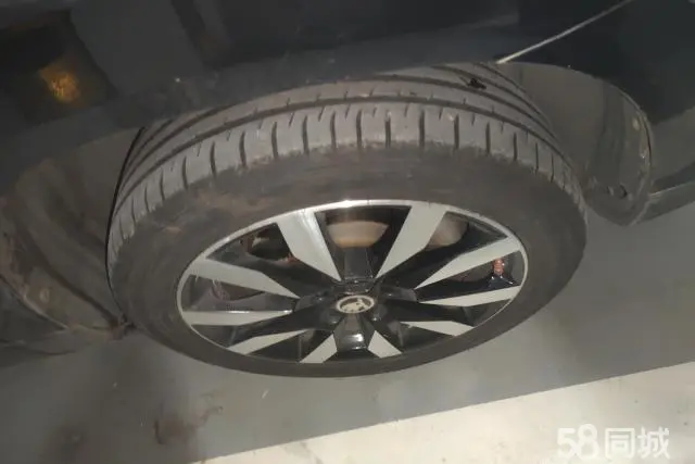 Skoda Karoq 2018 car image #6