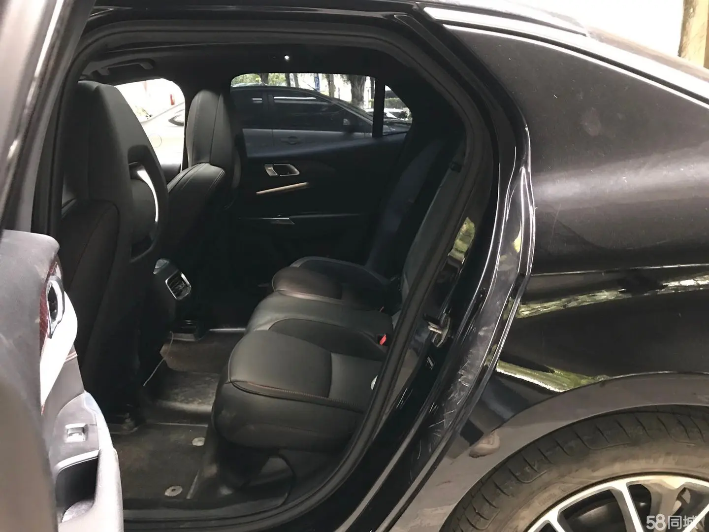 Lynk & Co 03 2018 car image #6