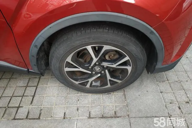 Toyota C-HR 2018 car image #6