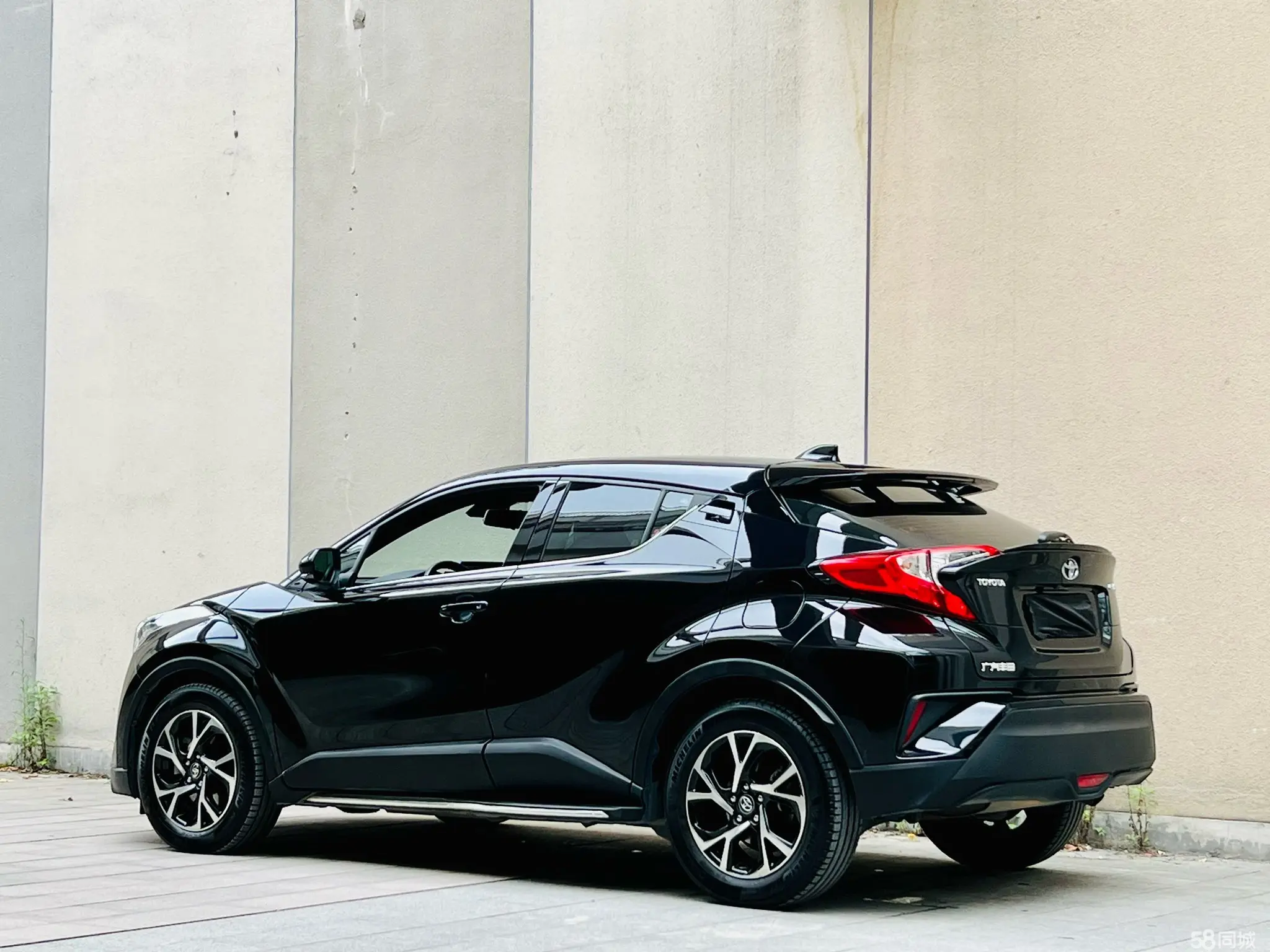 Toyota C-HR 2020 immagine di auto #6