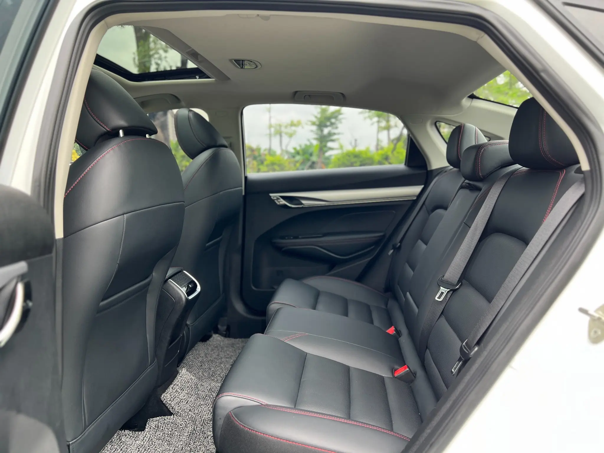 GEELY Binray 2020 car image #6