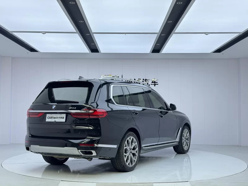 BMW X7 M60i 2021 #6 BMW X7 M60i 2021 car image #6