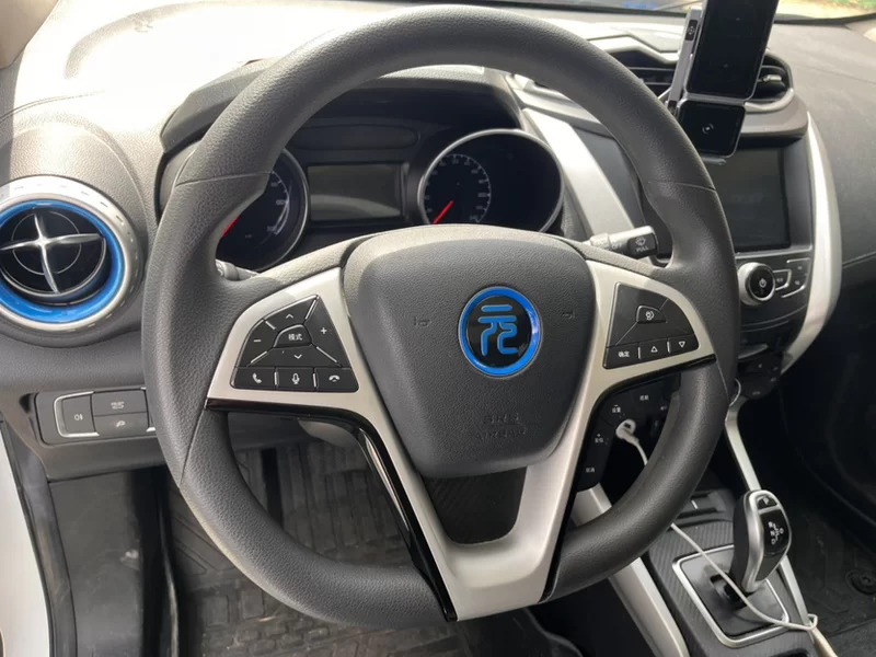 BYD Yuan New Energy 2019 car image #6