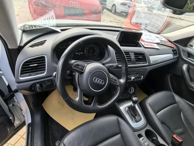 Audi Q3 2015 car image #6