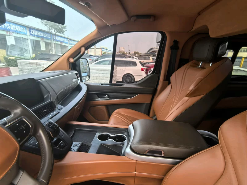 Ford Transit 2024 car image #6