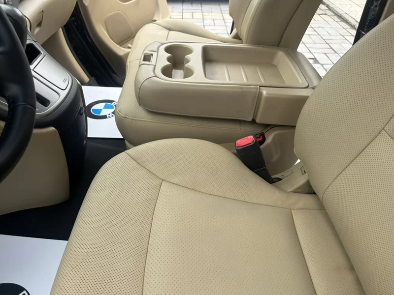 Hyundai H-1 2012 car image #6