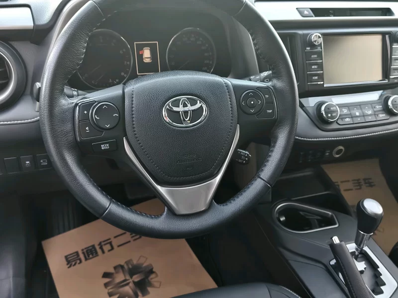 Toyota RAV4 2016 immagine di auto #6