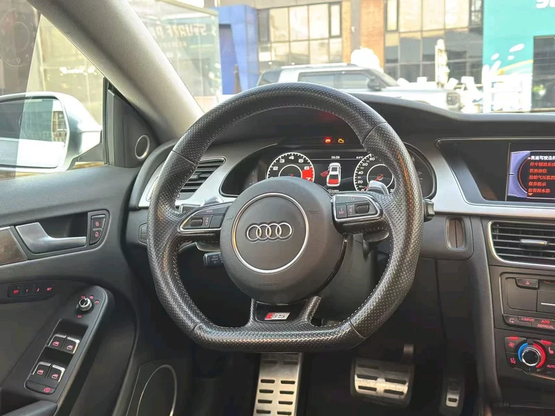 Audi S5 2012 car image #6