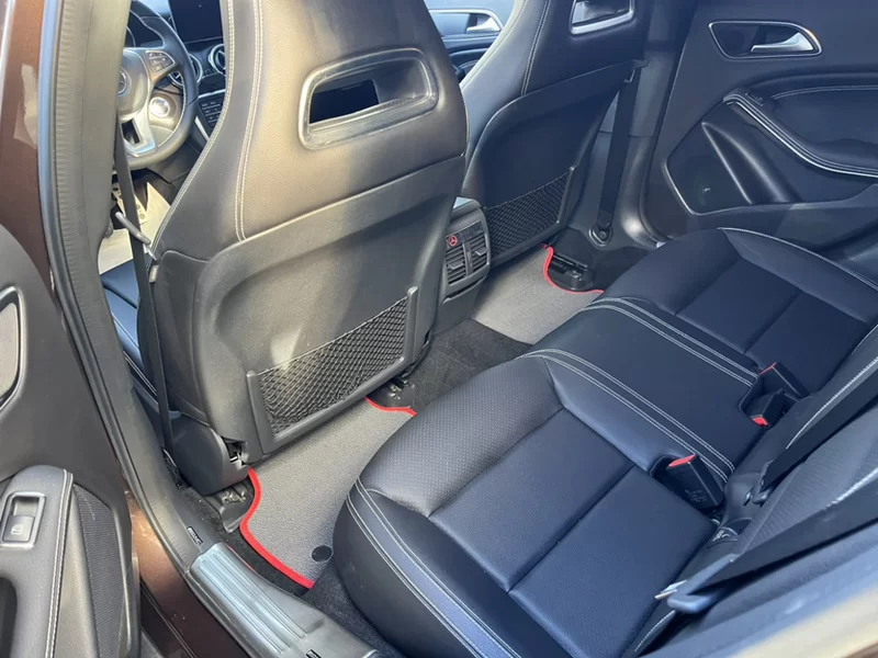 Mercedes-Benz GLA Class 2018 immagine di auto #6