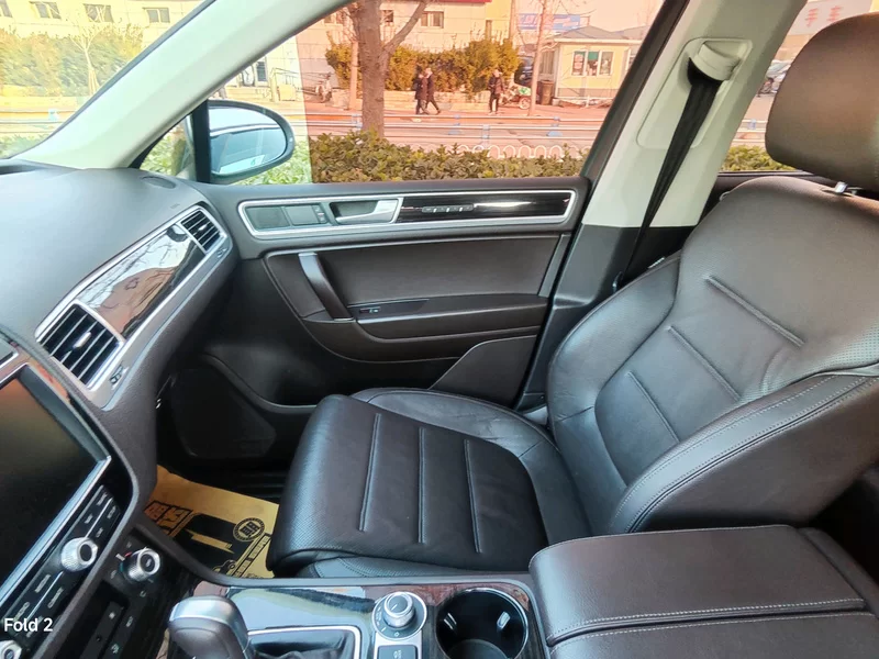 Volkswagen Touareg 2015 car image #6