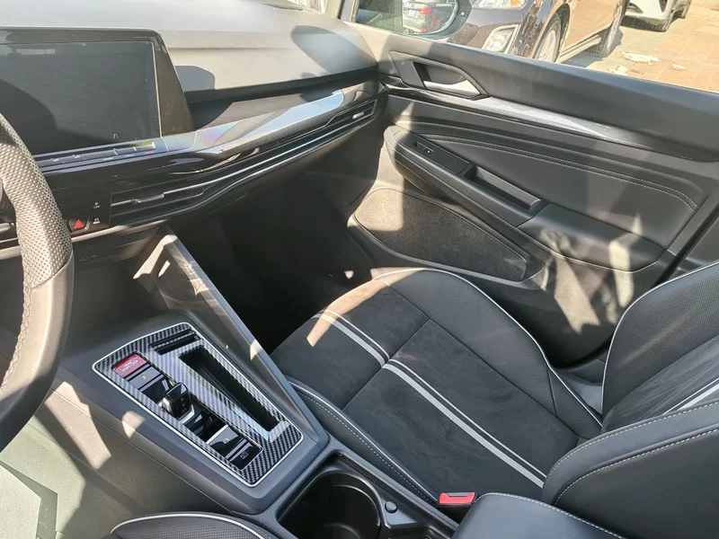 Volkswagen Golf 2023 car image #6