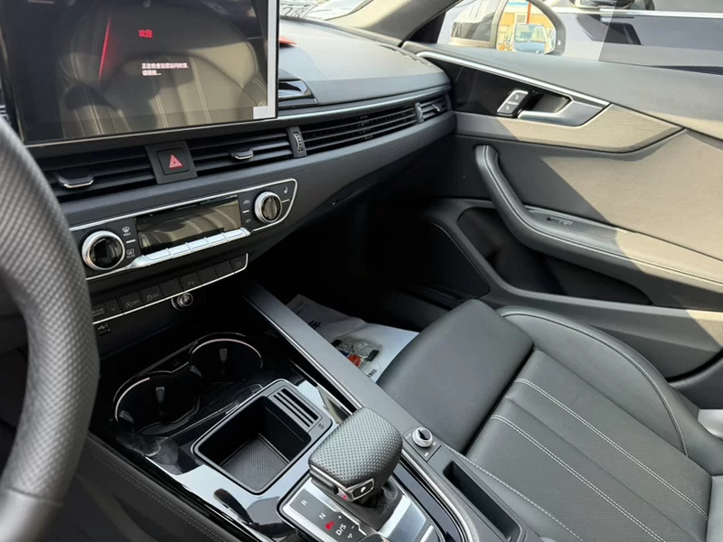 Audi A4L 2024 #6 Audi A4L 2024 car image #6