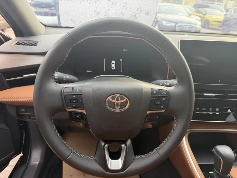 Toyota Avalon 2025 car image #6