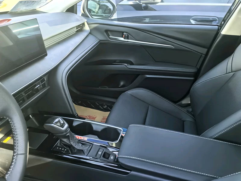 Toyota Camry 2025 #6 Toyota Camry 2025 car image #6