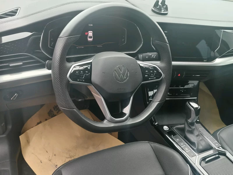 Volkswagen Passat 2024 car image #6