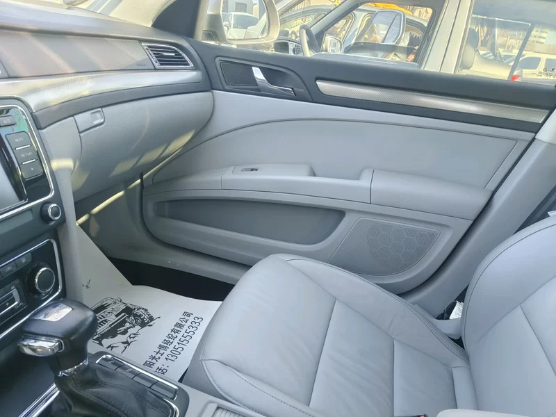 Skoda Superb 2012 car image #6