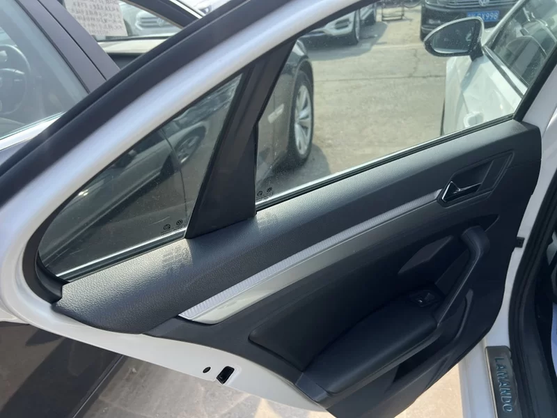 Volkswagen Lamando 2015 immagine di auto #6