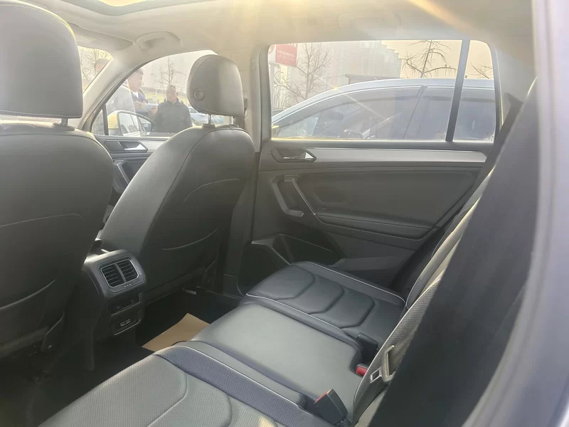 Volkswagen Tiguan L 2018 car image #6